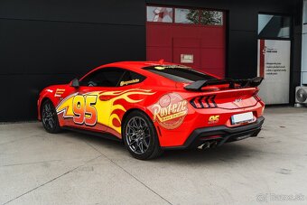 Lightning McQueen Ford Mustang GT 5.0 453 koní - 6