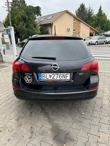 Opel Astra Sport Tourer ST 1.7 CDTI ECOTEC Cosmo - 6