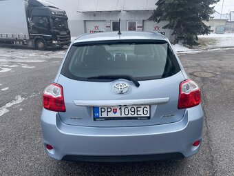 Toyota Auris 1.3 benzín 73kw 2012 - 6