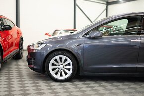 Tesla Model X 75D - 6