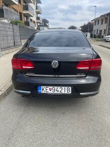 Volkswagen Passat Sedan - 6