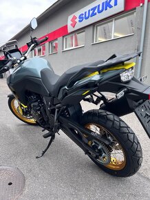 Suzuki Vstrom 800 DE - 6