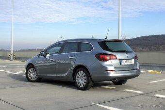 Opel Astra Sport Tourer ST 1.4 Turbo 140k Cosmo - 6