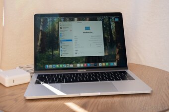 MacBook Pro APPLE 13" 2018. I5 8GB SSD512 + obal - 6