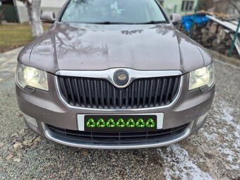 Predám náhradné diely na ŠKODA SUPERB 2 II combi - 6