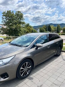 Toyota avensis combi 2018 - 6