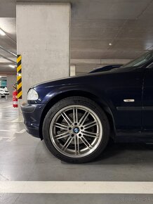 BMW E46 330xi manuál - 6