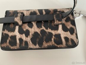 Taštička na mobil DKNY vzor LEOPARD - 6