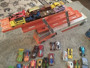 Ponúkam veľkú zbierku Hot Wheels, zbieranú 20 rokov, v rozpä - 6