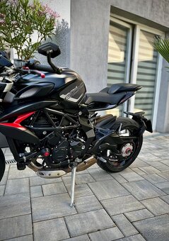 MV Agusta Brutale 800 - 6