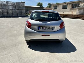 Peugeot 208 11/2012 - 6