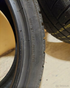 Predám 2 zimné pneu PIRELLI Sottozero 255/35 R20 - 6