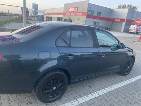 Volkswagen Jetta 1.6-75kw -benzin - 6