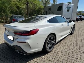 BMW 8 Coupe M850 i xDrive, 2021, top stav - 6