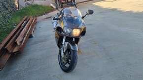 Suzuki GSXR 750 SRAD - 6