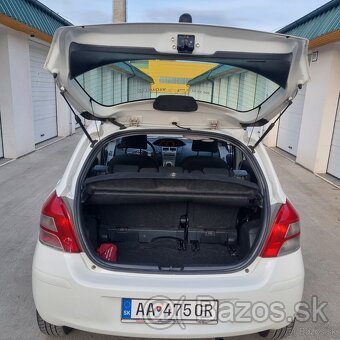 Toyota Yaris 1,3 benzin 74kw - 6