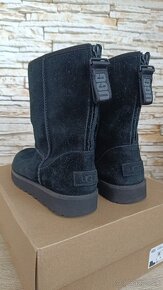 Ugg W Classic Short Logo Zip 38/39 - 6