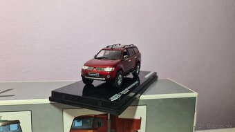 1:43 MITSUBISHI PAJERO SPORT LIMITED EDITION - 6