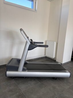 Life Fitness 95Ti - profi běžecký pás - 6