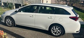 Toyota Auris 1.6 l Valvematic - 6