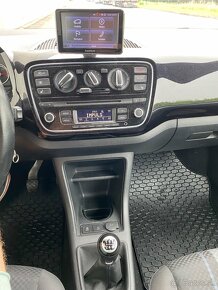 VW UP Club 1.0 MPI 50 kW r.v. 5/2016 CNG - 6