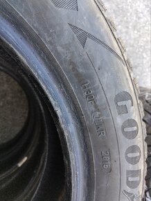 Goodyear Ultragrip 9 205/55R16 - 6