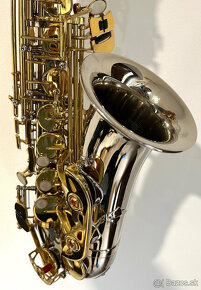 Predám nový Es-Alt saxofón kópia Yamaha strieborný a zlatá m - 6