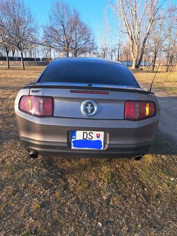 Predám auto Ford Mustang - 6