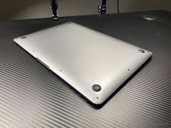 Macbook Air 2019 - Top Stav - 6