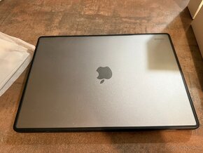 Apple MacBook Pro M2 16" - 6