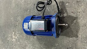 Predám elektromotor 220V, 1,5KW,5,2A - 6