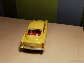 Corgi toys Aston Martin DB 4 - 6