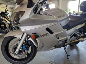 Yamaha FJR 1300 - 6