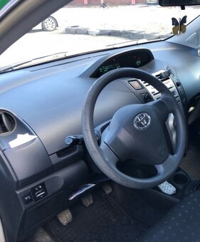 Toyota Yaris 1,3 VVT-i 64kW, r.v.2008 - 6