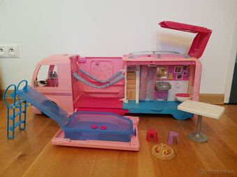 Barbie karavan XXL s bazénom - 6