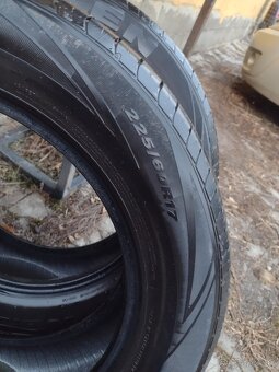 Predám 225/60R17 - 6