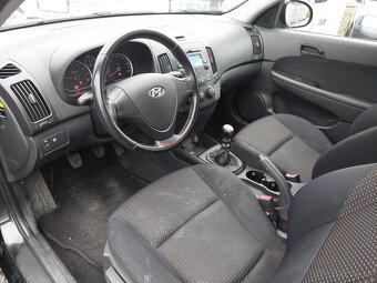 Hyundai i30 1.6i CW - 6