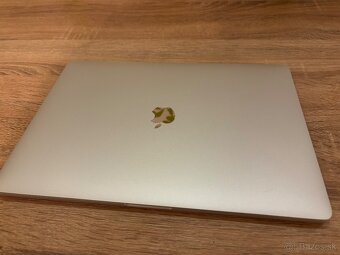 MacBook Pro 15,4" 2018 - 6