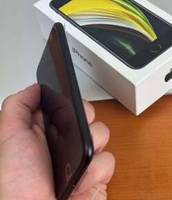 Apple IPhone SE 2020 128gb - nový, komplet balenie - 6