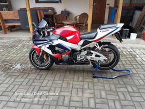 Honda CBR 929RR - 6