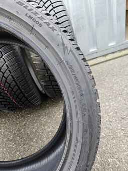 Zimní pneu Bridgestone 235/40 R19 - 6