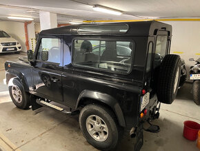 Land Rover Defender - 6