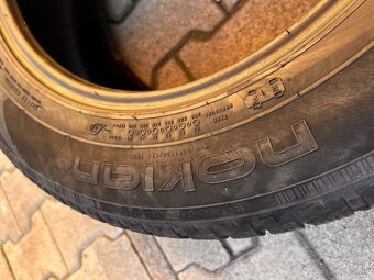 215/60R16 Nokian zimne - 6