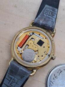 Predám funkčné náramkové hodinky ROYAL Swiss quartz lunárny - 6