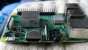 Predám RASPBERRY Pi 3 Model B+ - 6