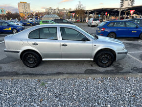 Octavia I benzín 1,4 44 kw RV 2000 - 6