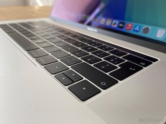 Predám MacBook Pro 15,4" Silver, TouchBar 2019 - 6