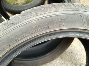 235/45R18 98V Goodyear zimná - 6