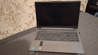 Lenovo ideapad slim 3i 15"8 - 6