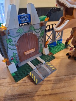 Lego 10758 Jurassic World Junior - 6